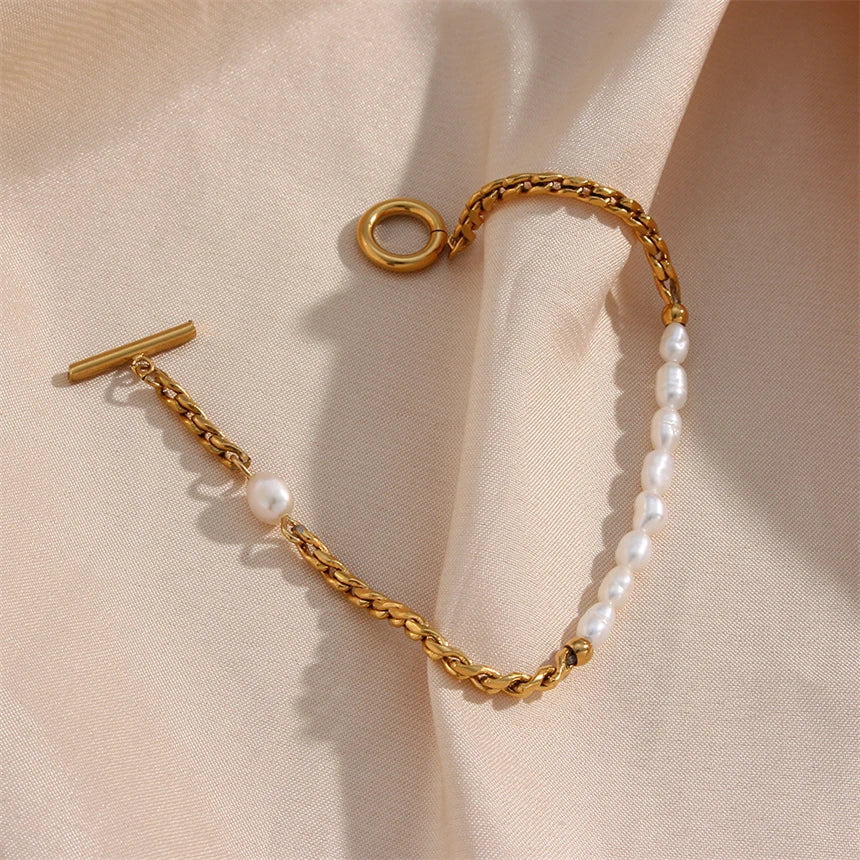 Vintage pearl bracelet with stainless steel