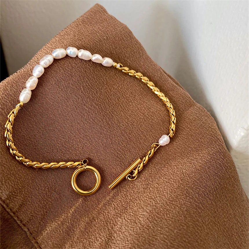 Vintage pearl bracelet with stainless steel