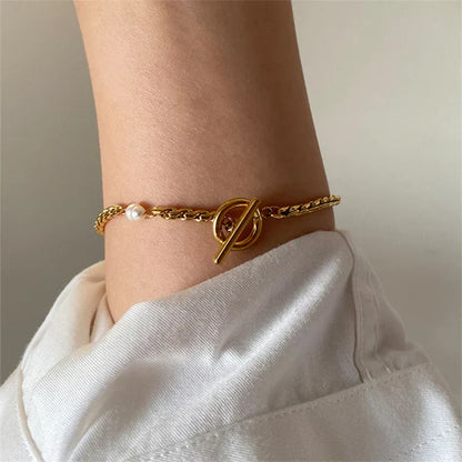 Vintage pearl bracelet with stainless steel